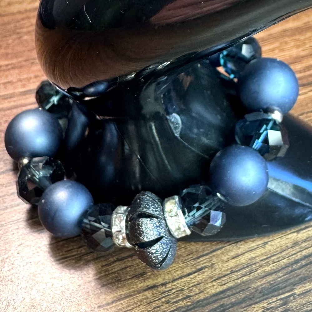 Handmade w Vintage Faceted Navy Blue Glass & Japan Beads Stretchy Bracelet; 6”